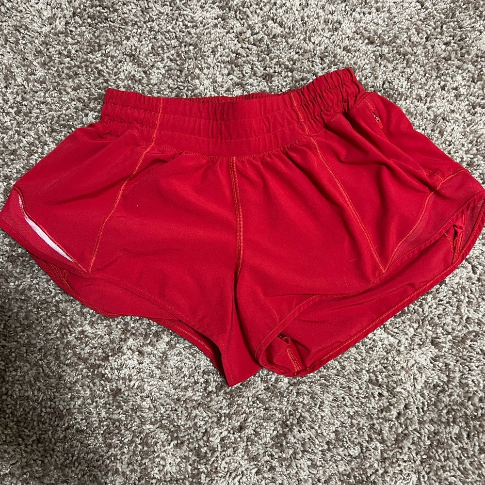 Size 4 lululemon hotty hots NWOT